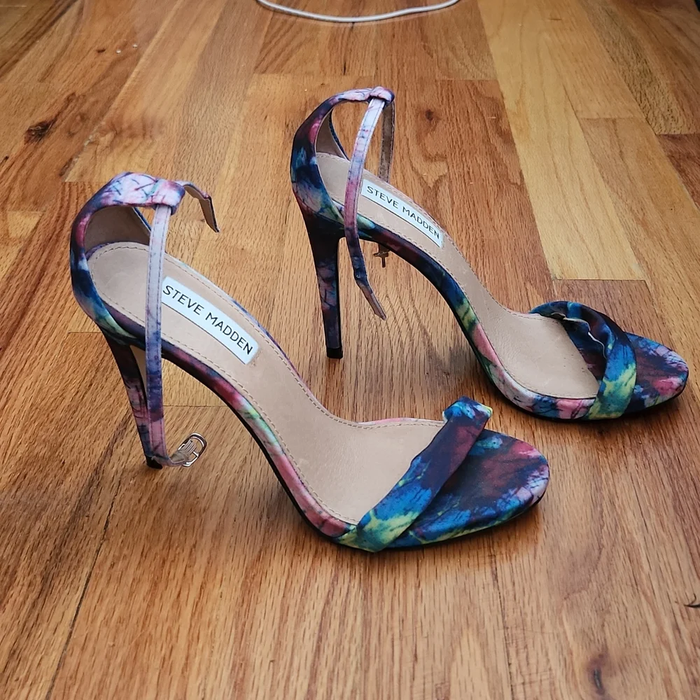 Steve Madden Tie Dye Pumps - Picture 2 of 6